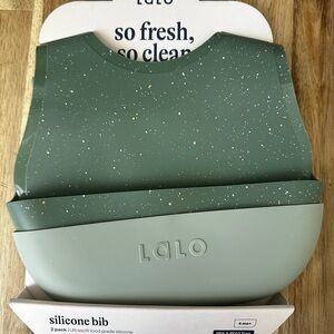 Lalo Green and Gray Silicone Bib Set